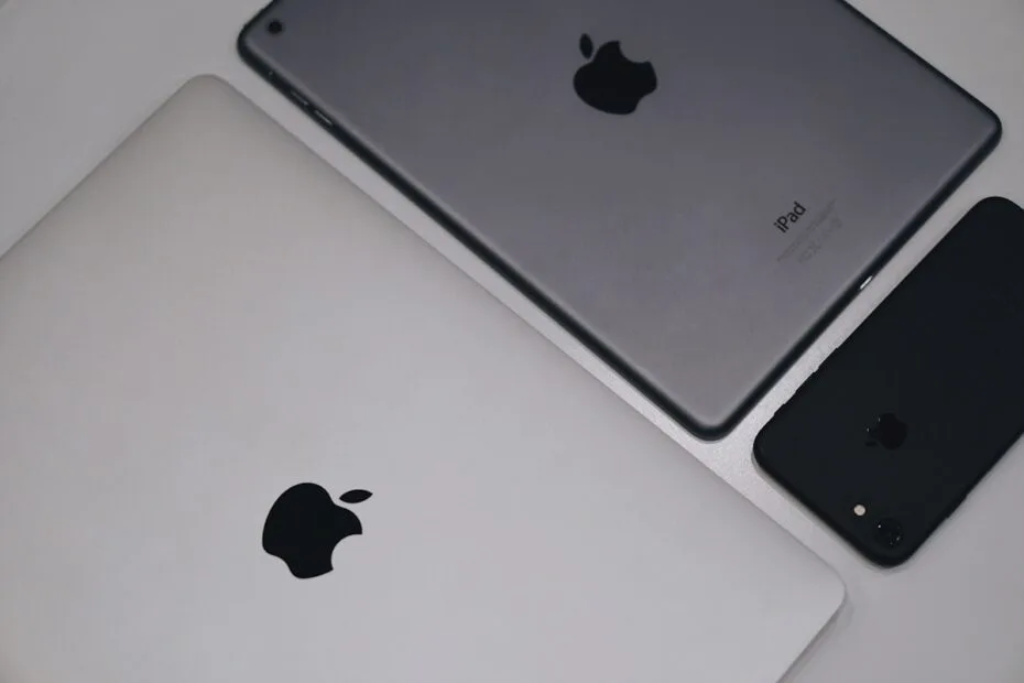 iPad en iPhone naast elkaar als symbool voor mobiele recruitment apps